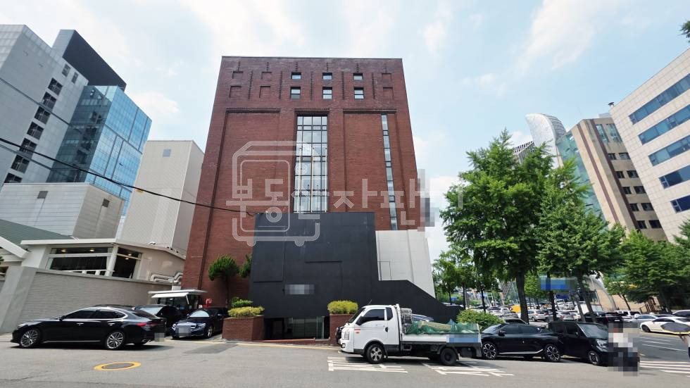 서울 강남구 논현동 무권리, 을지대학병원 인근, 대로변, 5층 임대 월세 매물번호 35476 사진 1