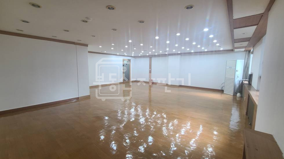 서울 강남구 논현동 무권리, 을지대학병원 인근, 대로변, 5층 임대 월세 매물번호 35476 사진 7