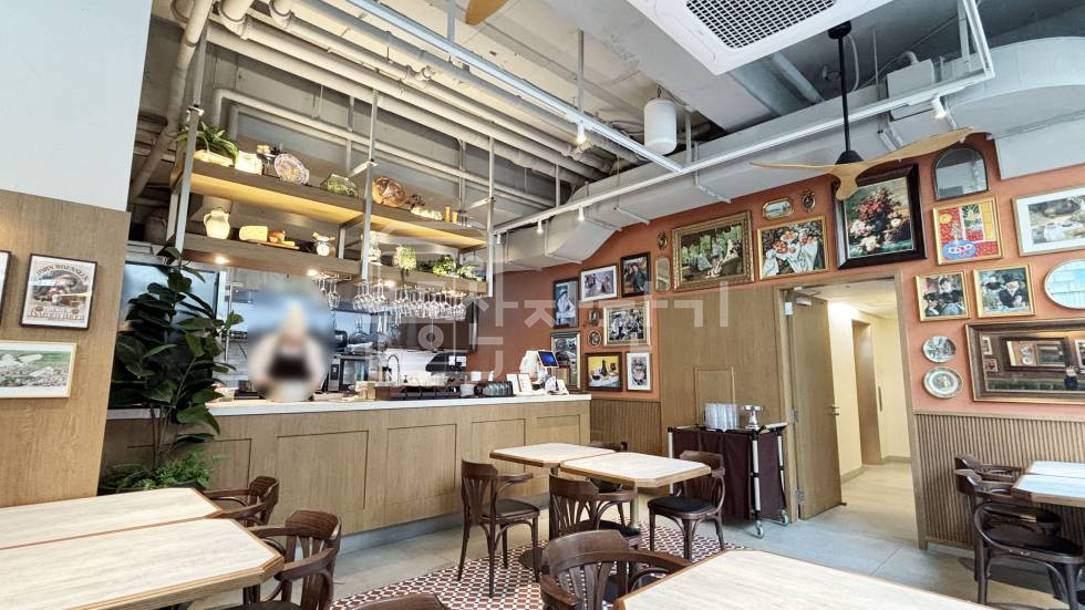 서울 강남구 논현동 무권리, 7호선 학동역 7분, 역세권, 지하1층 임대 월세 매물번호 35264 사진 5