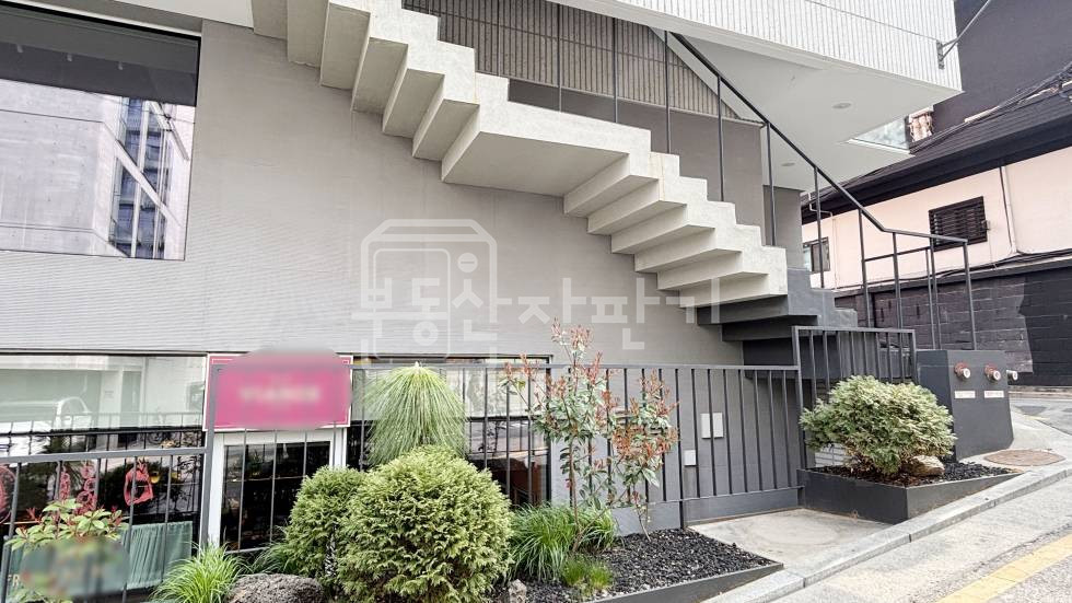 서울 강남구 논현동 무권리, 7호선 학동역 7분, 역세권, 5층 임대 월세 매물번호 35250 사진 12