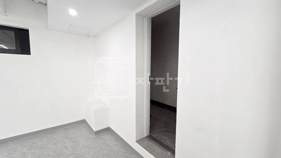 서울 강남구 청담동 무권리 강남구청역 도보 3분 초역세권, 지하 1층 임대 월세 매물번호 28079 사진 7