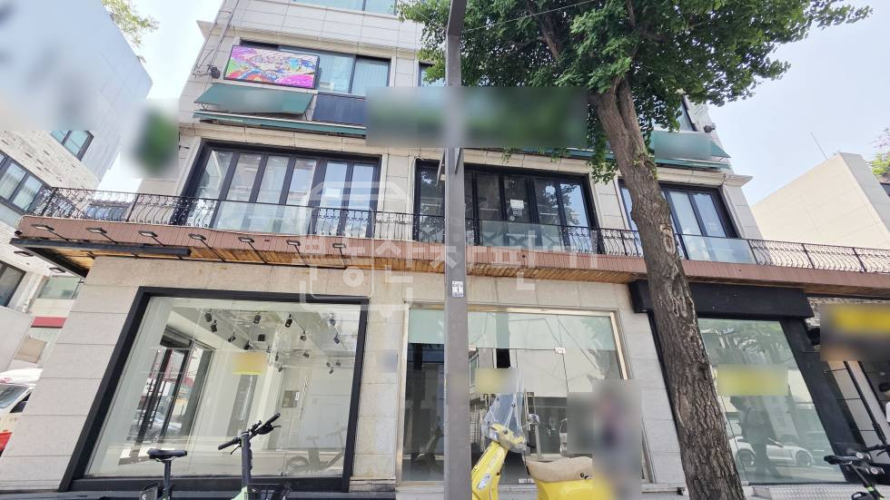 서울 강남구 신사동 무권리, 신사역 도보 8분, 역세권, 가로수길, 1층 임대 월세 매물번호 14126 사진 1