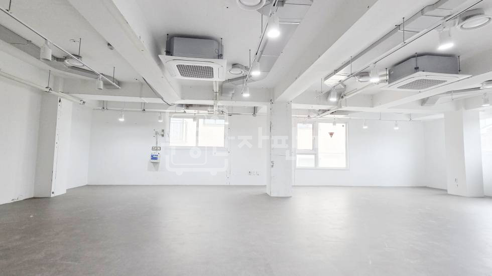 서울 강남구 역삼동 무권리, 역삼역 도보 7분, 역세권, 이면도로, 3층 임대 월세 매물번호 35034 사진 3