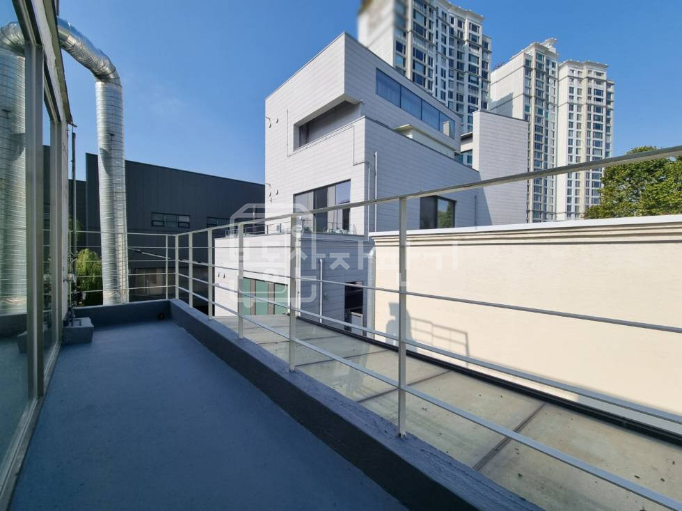 서울 강남구 신사동 무권리, 도산공원 인근, 4층 임대 월세 매물번호 32389 사진 2