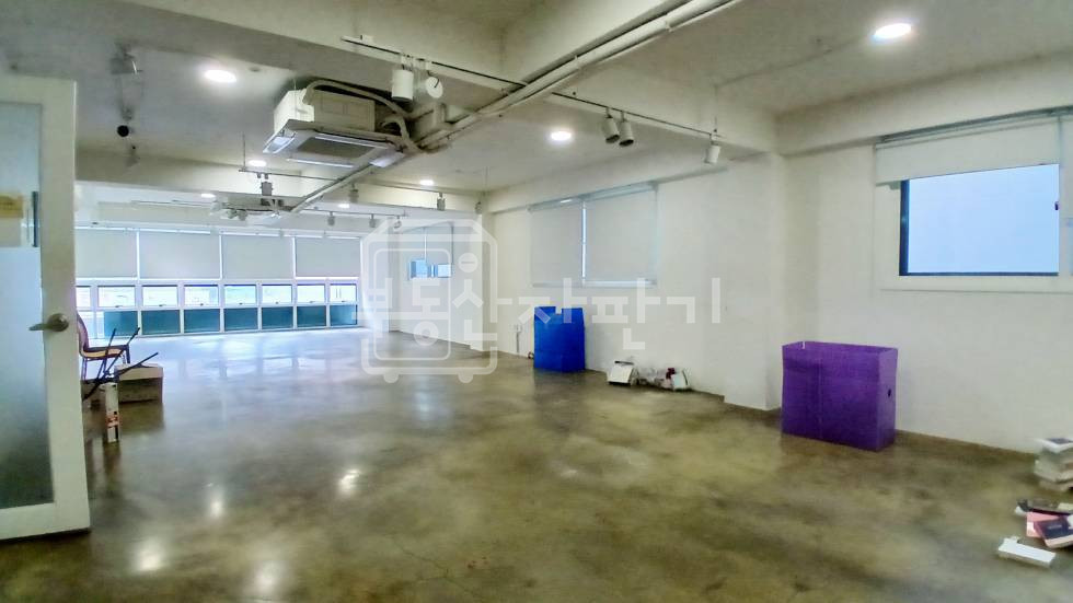 서울 서초구 서초동 서초역 7분, 역세권, 교대입구 삼거리 인근, 3M층고 월세 매물번호 35753 사진 2