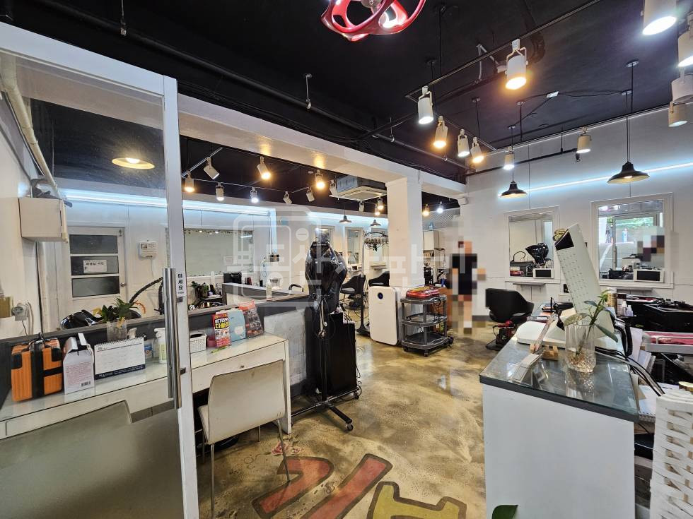 서울 강남구 청담동 무권리, 강남구청역 1분, 초역세권, 지하 1층 임대 월세 매물번호 32736 사진 1