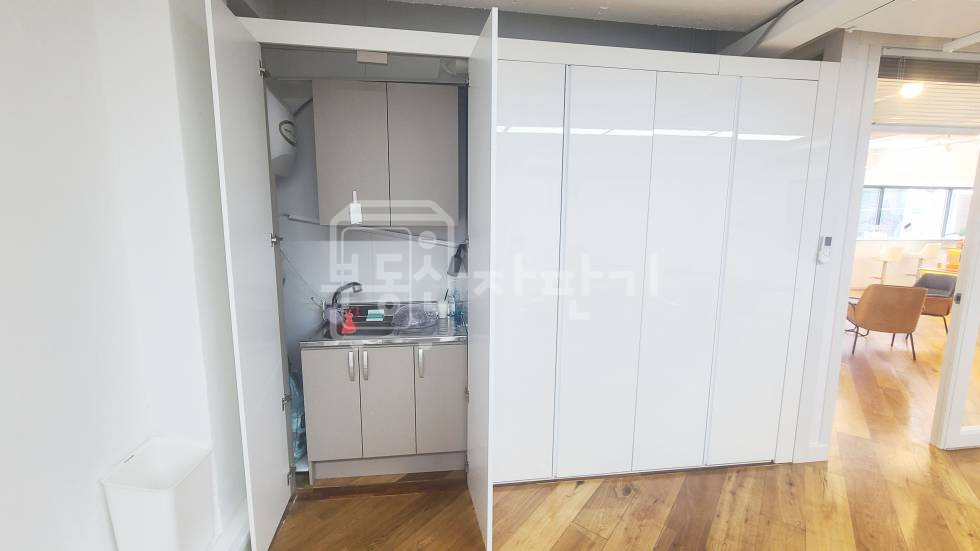 서울 강남구 신사동 압구정역 도보 6분 역세권, 코너건물 월세 매물번호 26466 사진 10