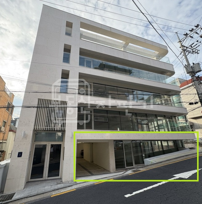 서울 강남구 논현동 논현초 인근, 지하1층(외관상1층) 임대 월세 매물번호 33876 사진 1