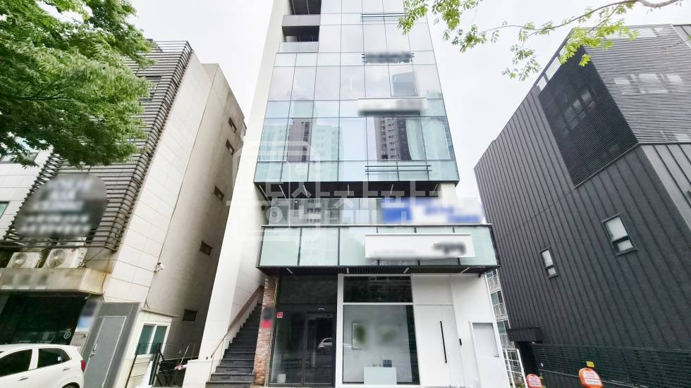 서울 강남구 청담동 무권리, 7호선 청담역 1분, 초역세권, 2층 임대 월세 매물번호 35515 사진 2