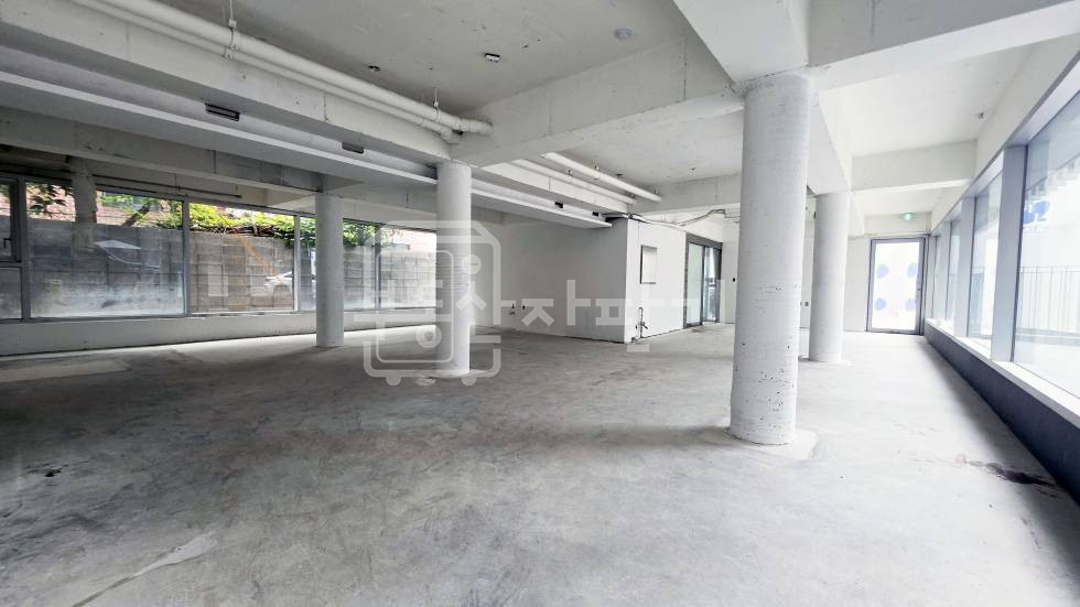 서울 강남구 역삼동 무권리, 역삼역 7분, 코너건물, 1층 임대 월세 매물번호 35042 사진 2