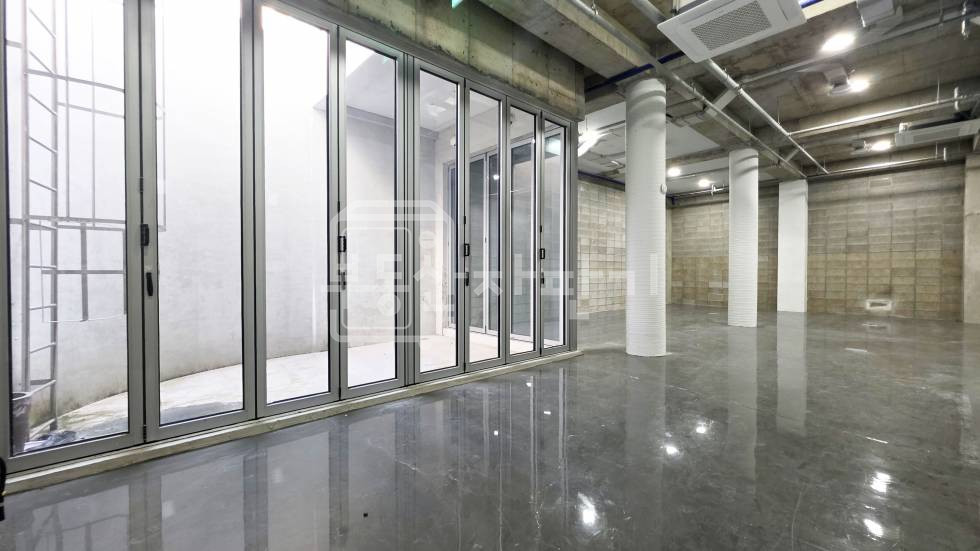 서울 강남구 역삼동 무권리,역삼역 7분, 코너건물, 지하1층 임대 월세 매물번호 29603 사진 2