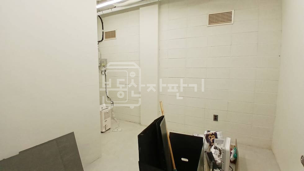 서울 서초구 양재동 무권리, 양재역 7분, 역세권, 지하1층 임대 월세 매물번호 35695 사진 8